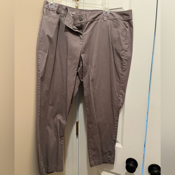 Ann Taylor Loft Original Crop Pants. Size 14, gray. - Picture 2 of 5